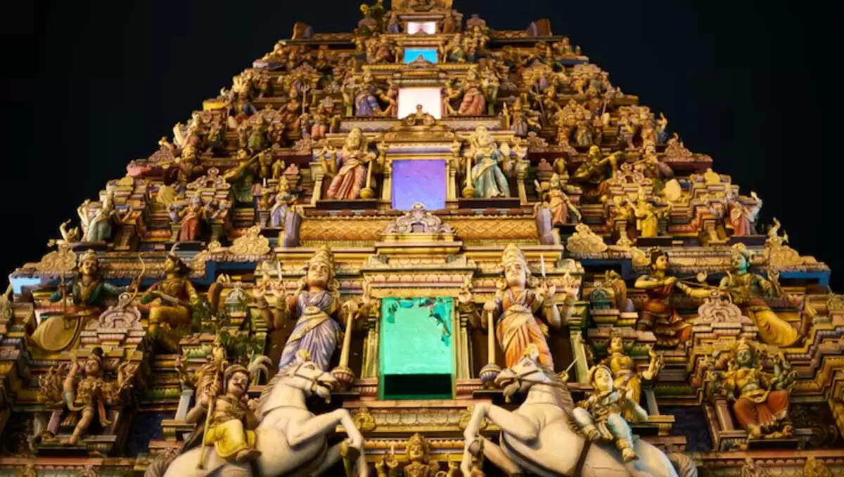 ऋषिकेश के प्रमुख मंदिर: भक्ति और शांति का अनुभव