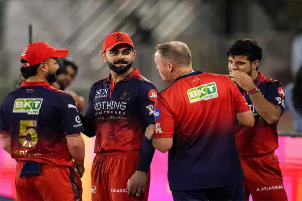 RCB के कोच एंडी फ्लावर पर BCCI का कड़ा एक्शन, विवाद में फंसे