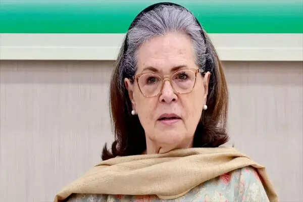 सोनिया गांधी की तबीयत में अचानक गिरावट, शिमला के अस्पताल में भर्ती