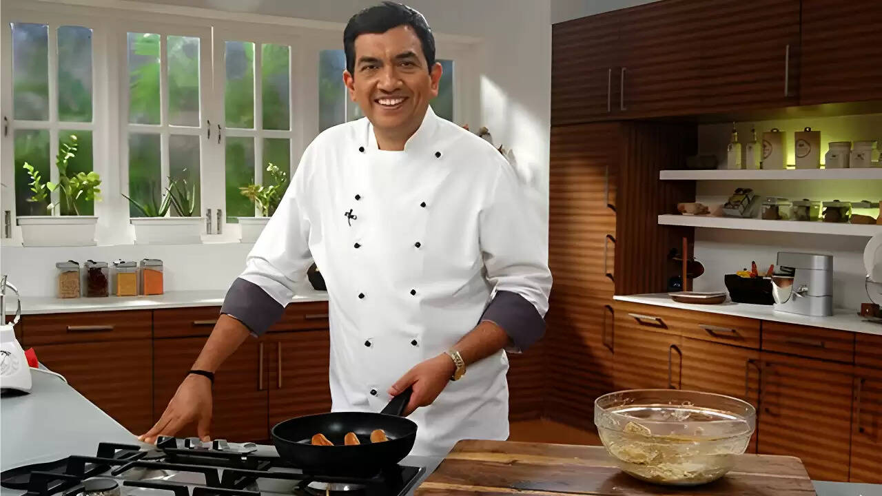 संजूव कपूर के स्मार्ट किचन टिप्स: खाना पकाने को बनाएं आसान और मजेदार