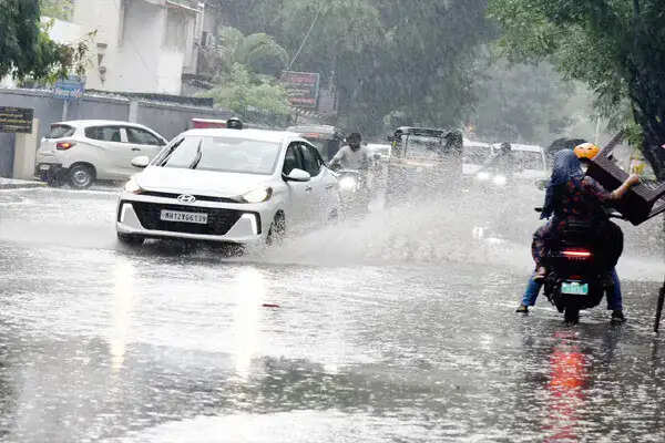 मॉनसून की वापसी: 15 राज्यों में बारिश का अलर्ट