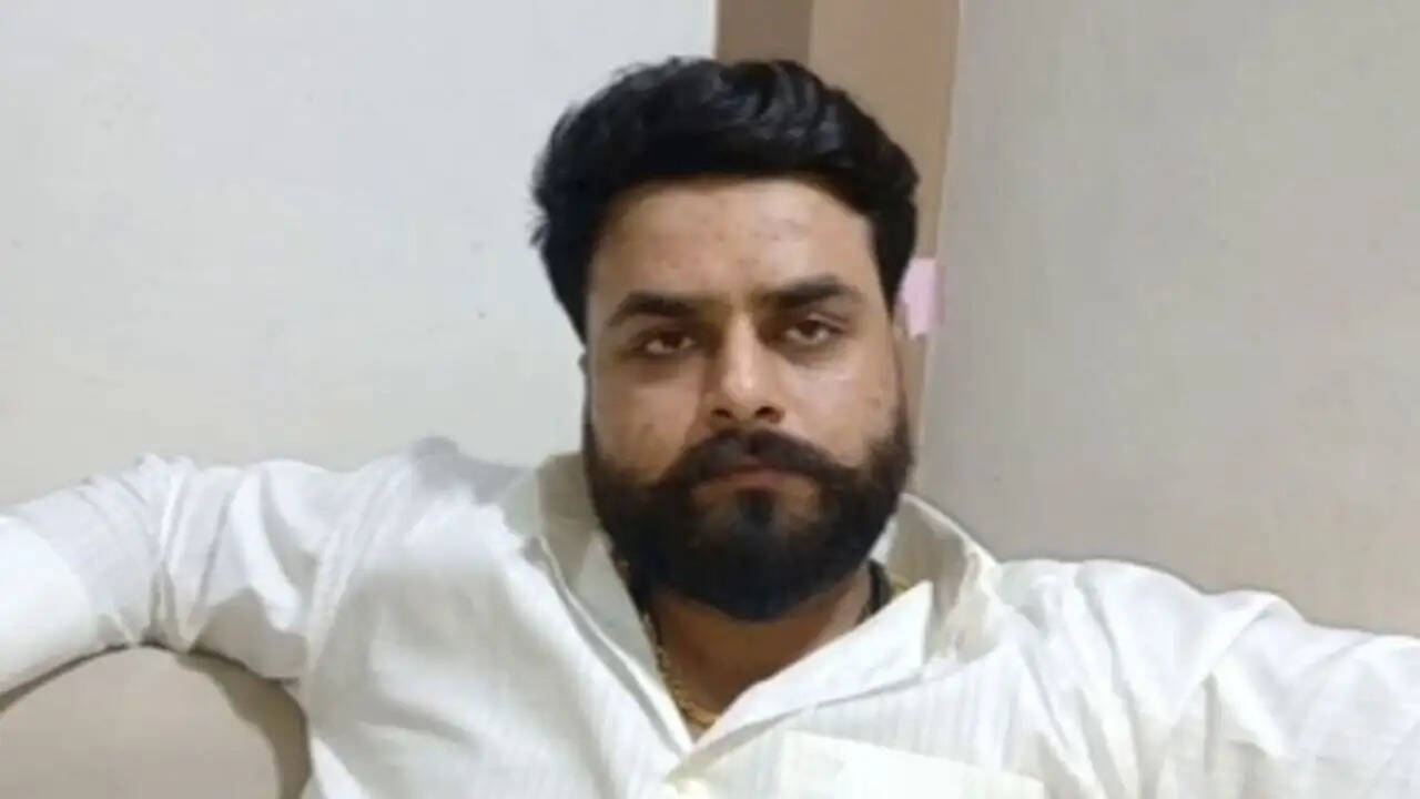 पश्चिम बंगाल के मुख्यमंत्री के पीए की हत्या में गलत पहचान से गिरफ्तारी का मामला