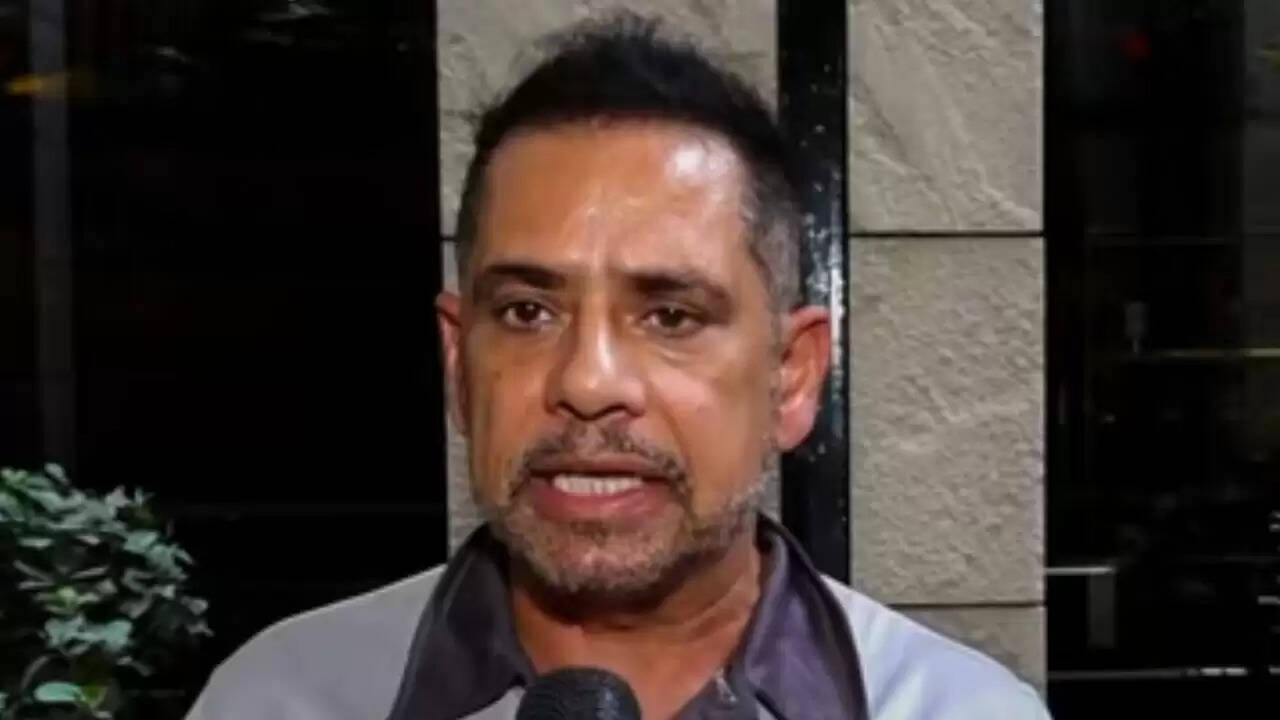 दिल्ली अदालत ने रॉबर्ट वाड्रा और अन्य के खिलाफ मनी लॉन्ड्रिंग मामले में चार्जशीट का लिया संज्ञान