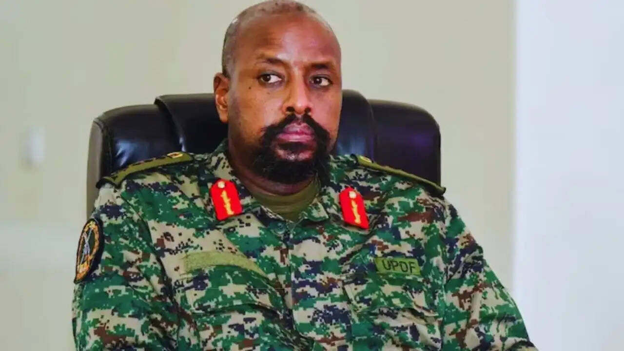 युगांडा के जनरल की अनोखी मांगें: तुर्की से 1 अरब डॉलर और शादी की इच्छा