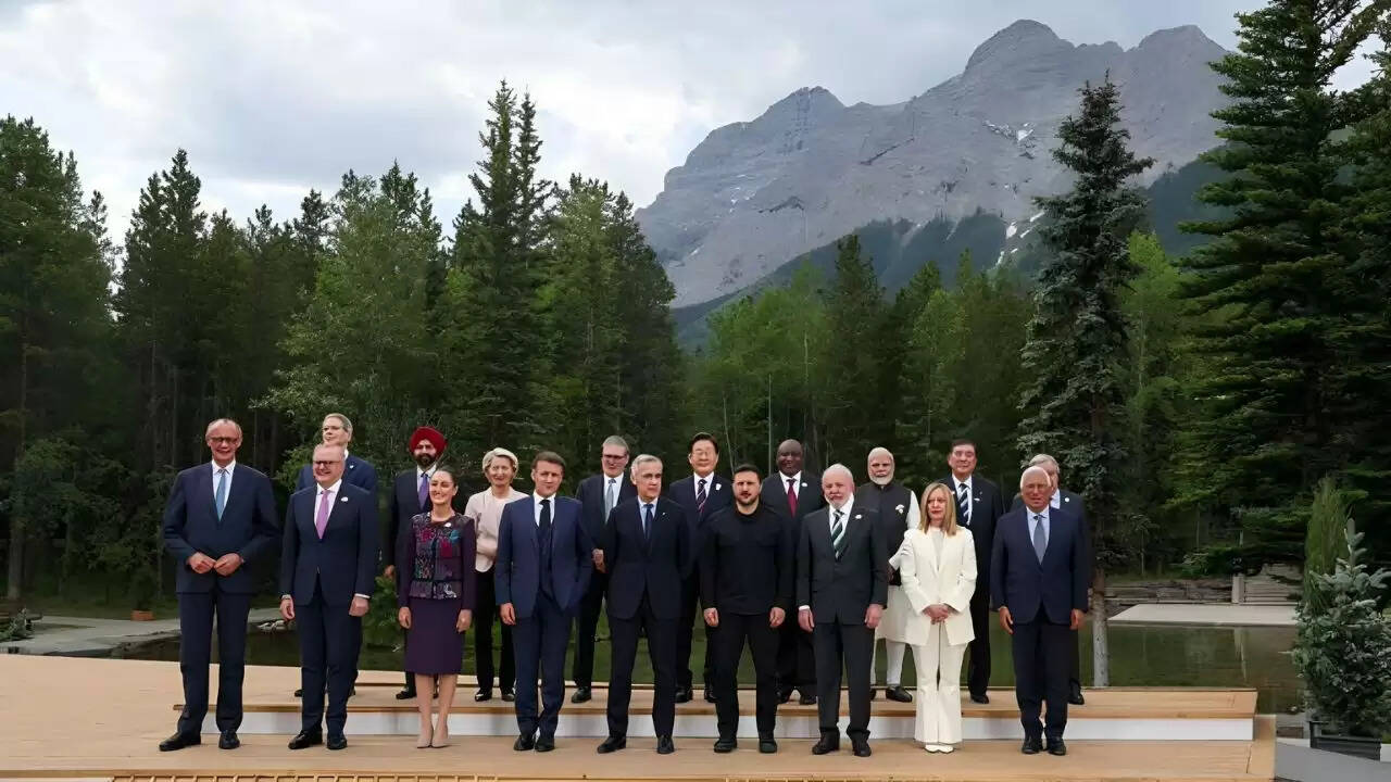 क्या नेताओं की ऊंचाई उनके राजनीतिक भविष्य को प्रभावित करती है?