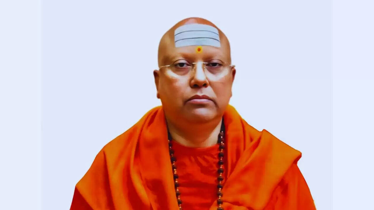 दिल्ली में संत चैतन्यनंद पर यौन उत्पीड़न के गंभीर आरोप: जांच में नए खुलासे