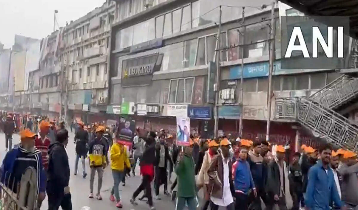 तारिक रहमान की बांग्लादेश वापसी: राजनीतिक हलचल और सुरक्षा चिंताएं