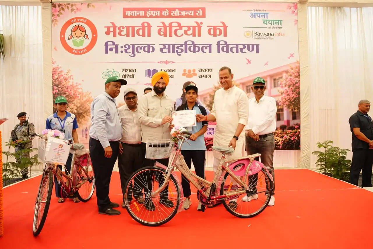 दिल्ली सरकार का विकास और पर्यावरण संरक्षण में संतुलन बनाने का प्रयास