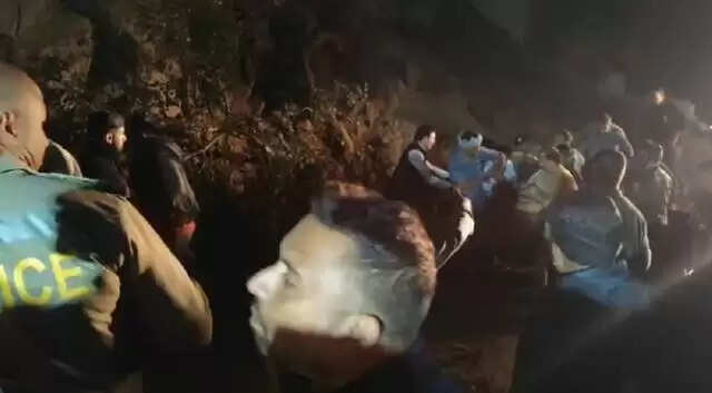 हिमाचल प्रदेश में भूस्खलन से बस दुर्घटना, 15 लोगों की मौत
