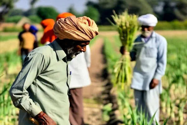 पूर्व विधायक का विवादास्पद बयान: किसानों को हिंसा की सलाह