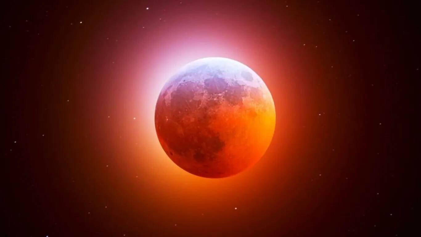 2025 में भाद्रपद पूर्णिमा पर चंद्र ग्रहण का महत्व