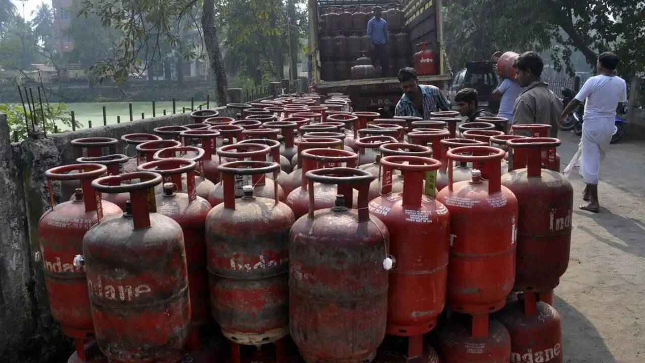 चंडीगढ़ में LPG सिलेंडर विस्फोट से हड़कंप, एक की मौत और छह घायल