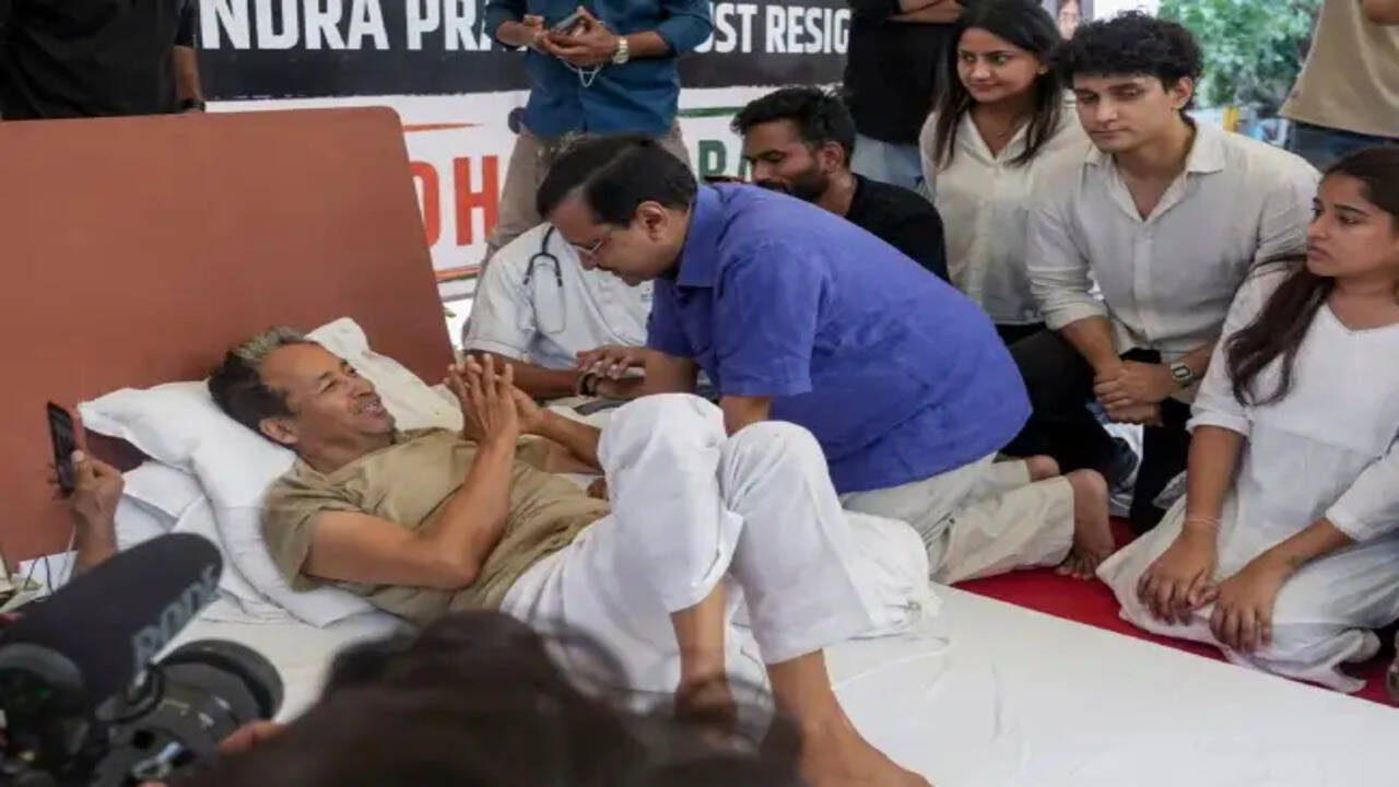 केजरीवाल ने शिक्षा आंदोलन का समर्थन किया, केंद्र से मांगी कार्रवाई