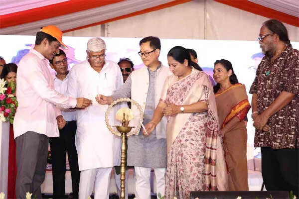 युवाओं की कला से सजे 'विकसित भारत' का सपना