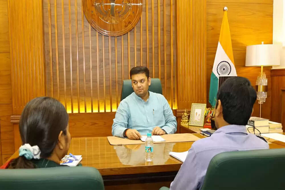 लखनऊ में विद्यालयों की पेयरिंग प्रक्रिया पर शिक्षा मंत्री का बयान