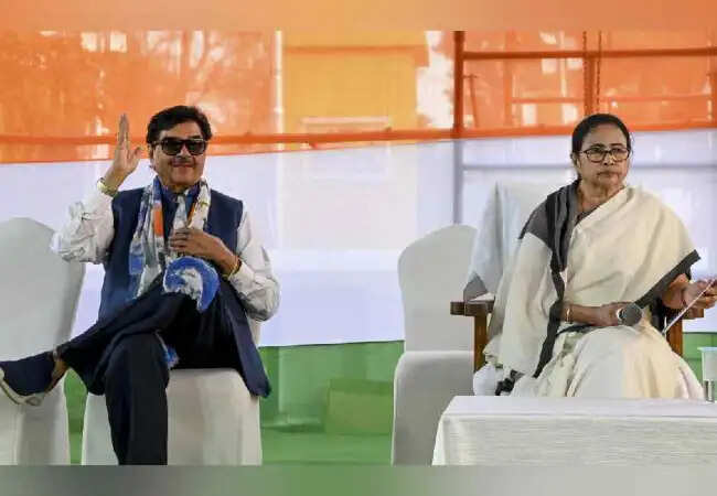 शत्रुघ्न सिन्हा ने ममता बनर्जी की नेतृत्व क्षमता की सराहना की