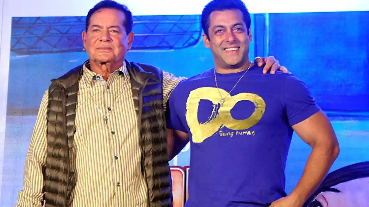 सलमान खान के पिता सलीम खान अस्पताल से डिस्चार्ज, परिवार के साथ घर लौटे