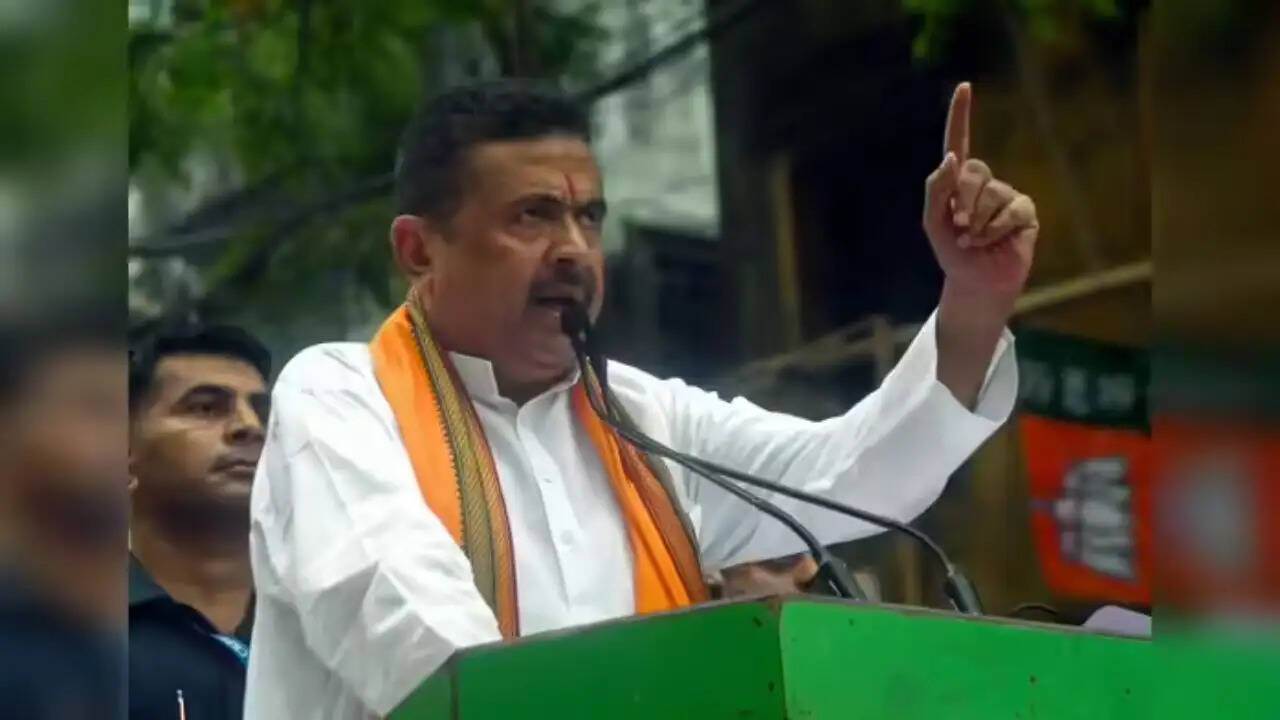 पश्चिम बंगाल चुनाव: सुवेंदु अधिकारी को TMC समर्थकों ने घेरा, तनावपूर्ण माहौल