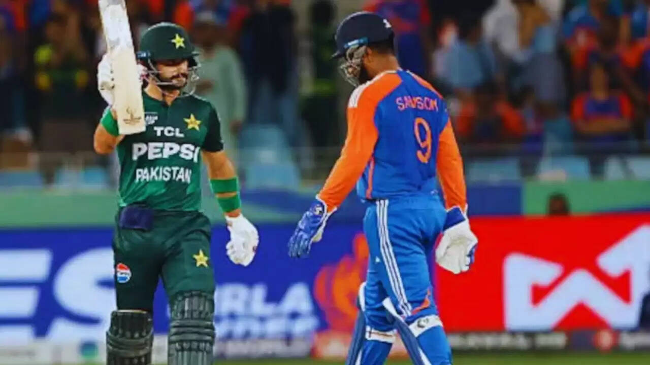 Asia Cup 2025 Final: भारतीय गेंदबाजों ने पाकिस्तान को किया कमजोर