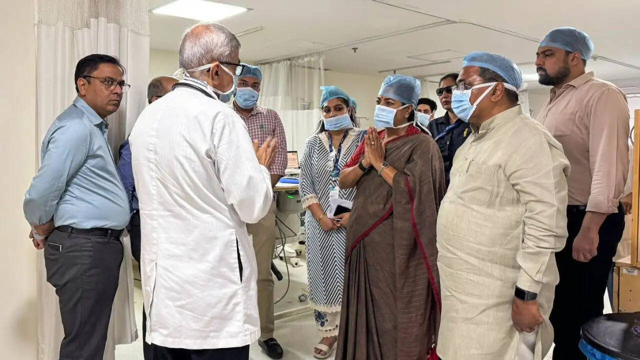 दिल्ली अग्निकांड: मुख्यमंत्री रेखा गुप्ता का पीड़ितों के प्रति सहानुभूति