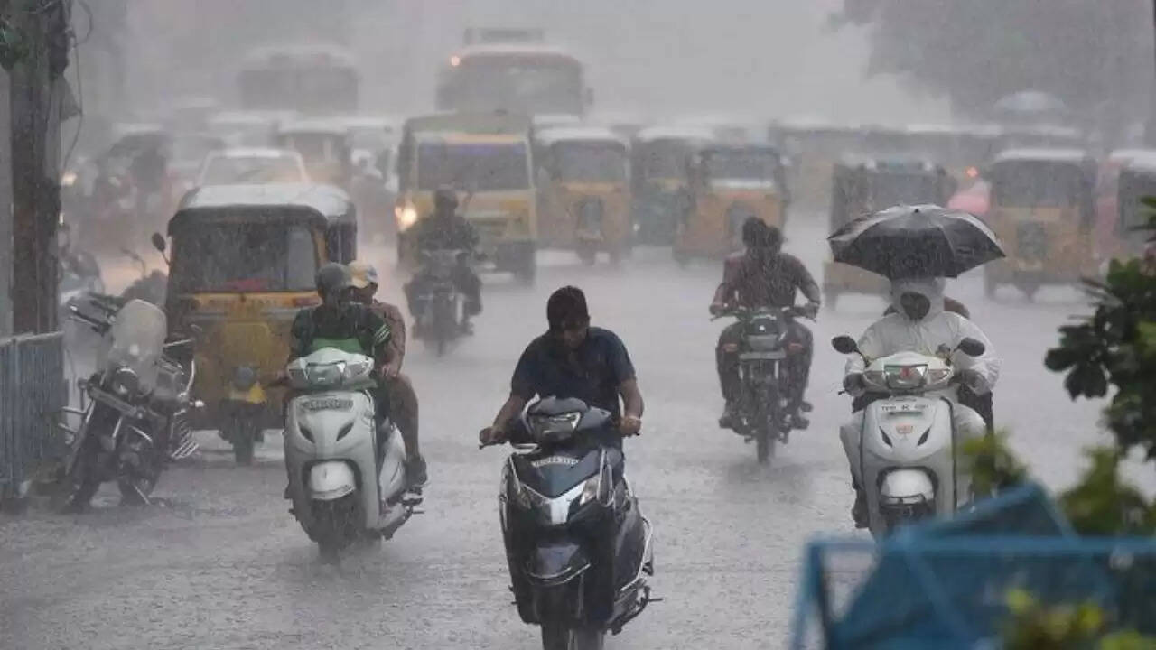 दिल्ली-एनसीआर में बारिश का मौसम: ठंडक और राहत का अनुभव