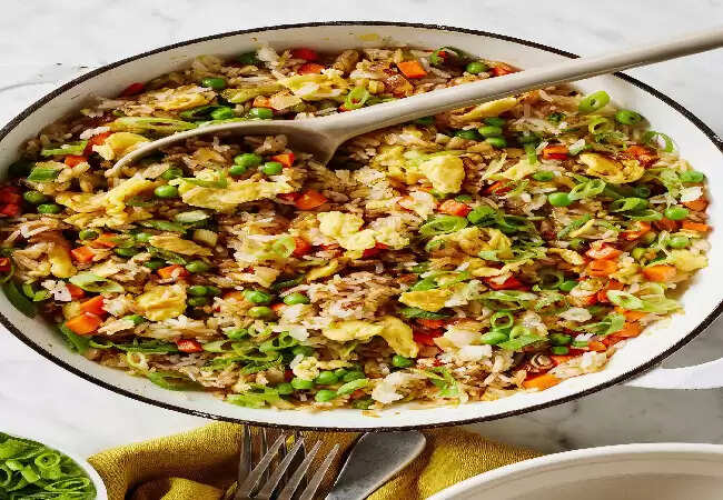 घर पर बनाएं रेस्टोरेंट स्टाइल मिक्स वेज फ्राई राइस