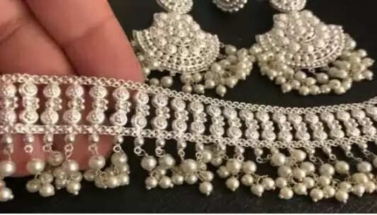 सोने और चांदी के भाव में उतार-चढ़ाव, जानें ताजा कीमतें
