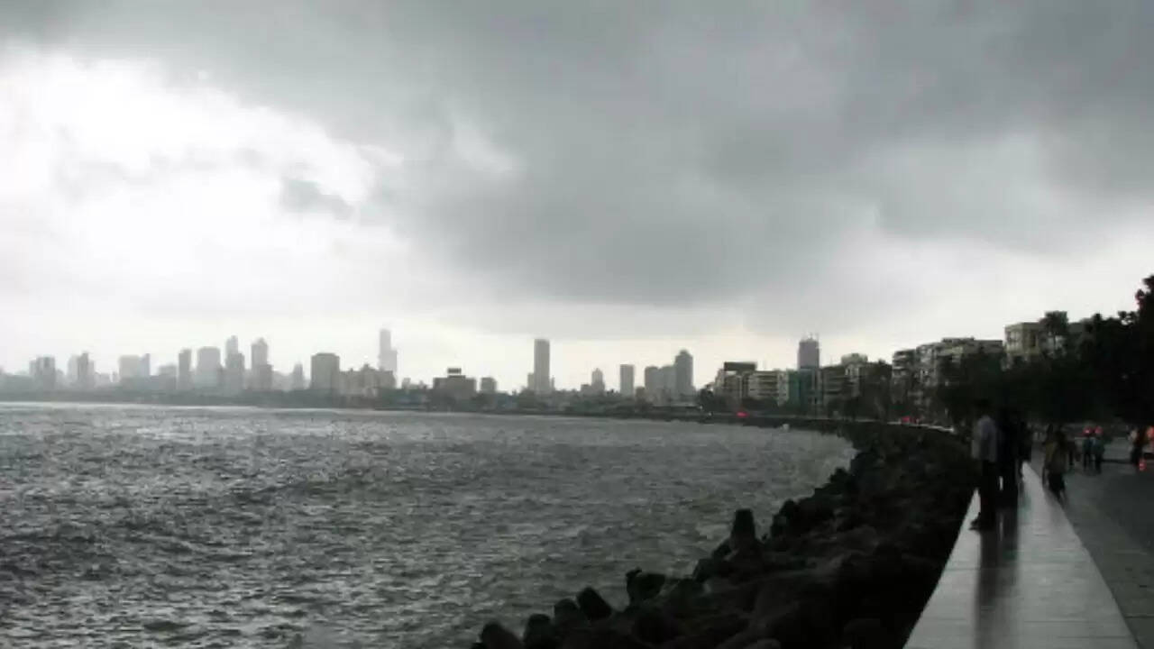 दक्षिण बंगाल और दिल्ली में बारिश का अलर्ट, जानें मौसम की स्थिति