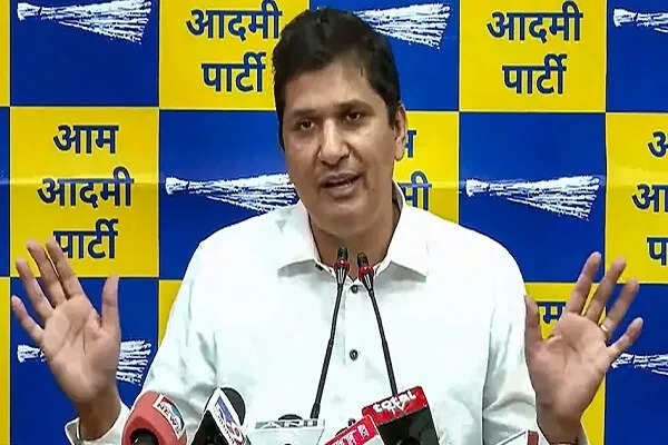 दिल्ली में AAP नेता सौरभ भारद्वाज के ठिकानों पर ED की छापेमारी