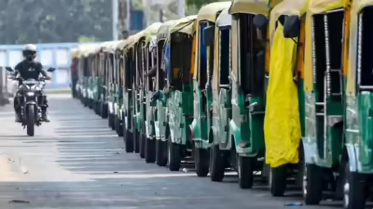 महाराष्ट्र में ऑटो-रिक्शा चालकों के लिए मराठी भाषा का अनिवार्य प्रशिक्षण: जानें क्या है नया अभियान