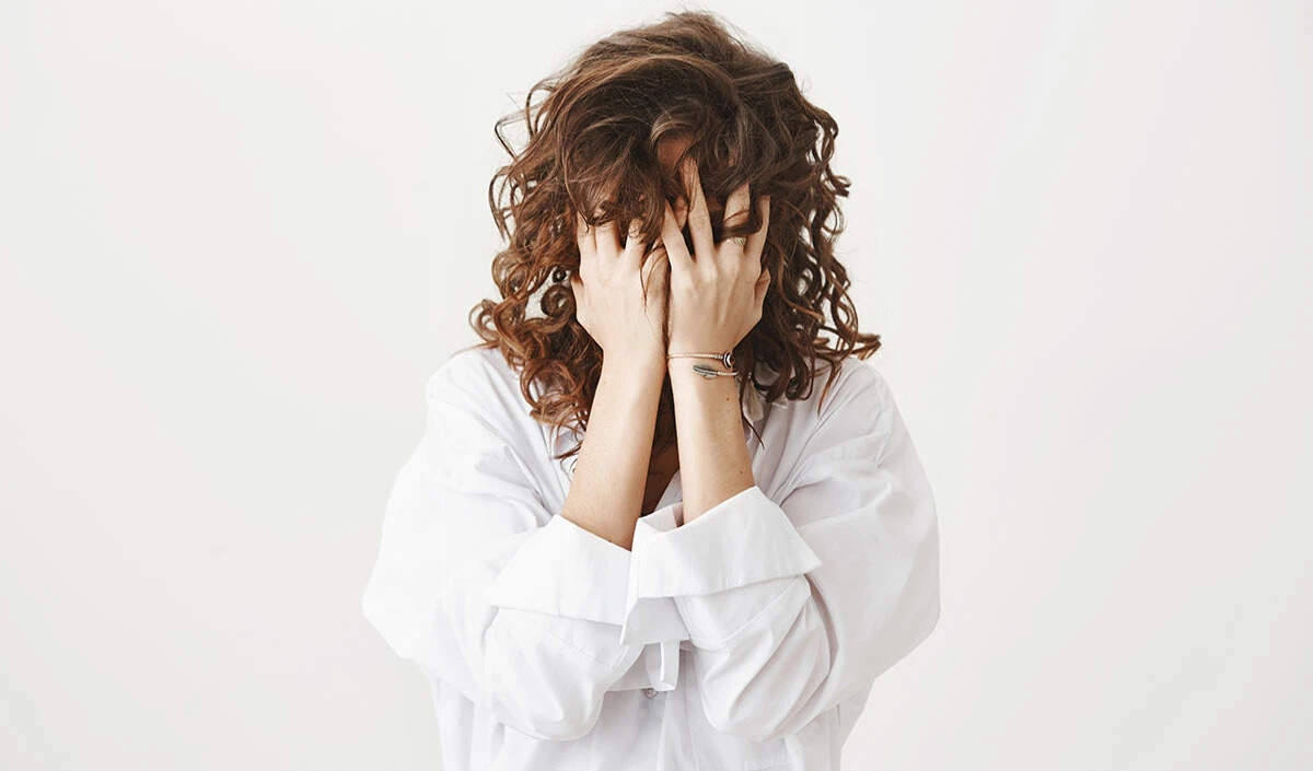 एंग्जाइटी को कम करने वाले फूड्स: नेचुरल तरीके से मानसिक तनाव से राहत