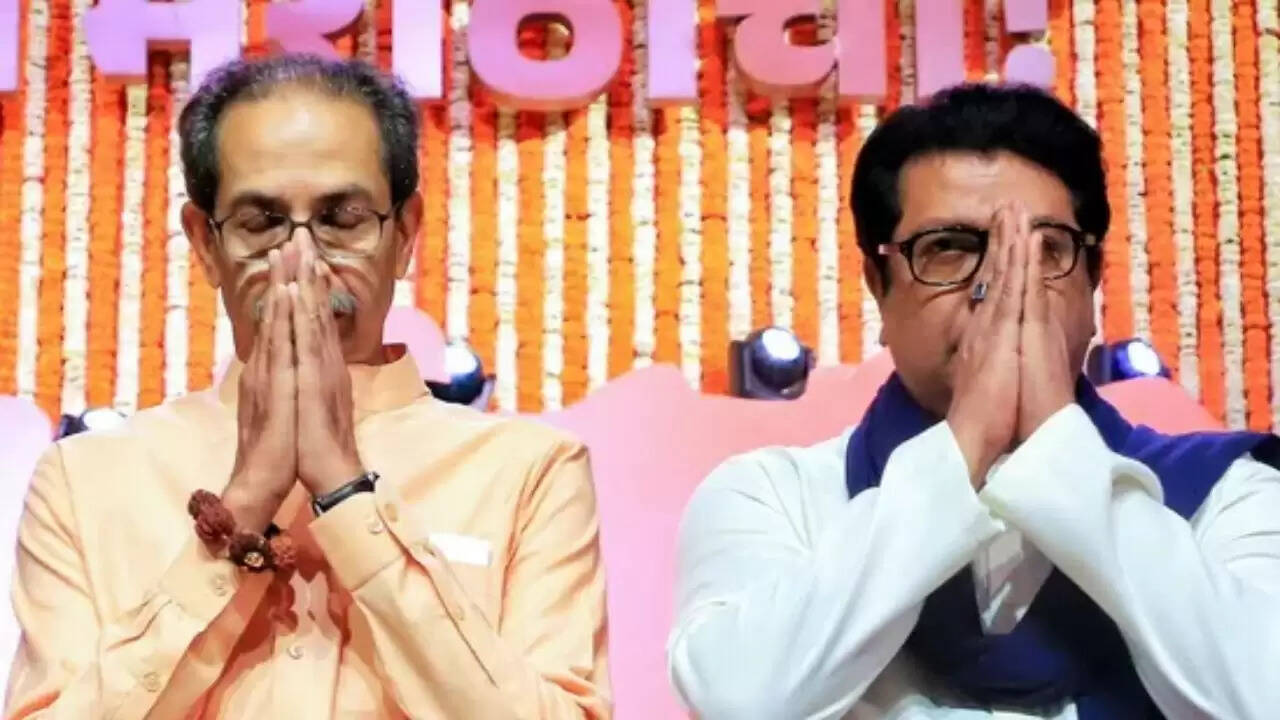 उद्धव और राज ठाकरे का एक मंच पर आना: महाराष्ट्र की राजनीति में नया मोड़
