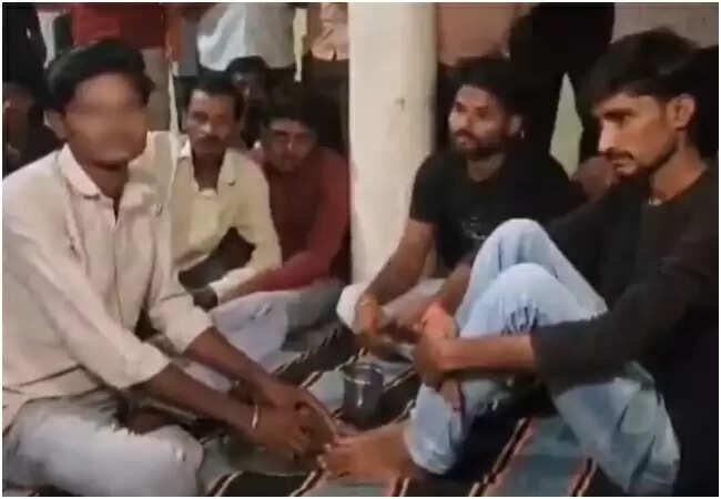 मध्य प्रदेश में जातिगत अपमान की शर्मनाक घटना, कांग्रेस ने की कार्रवाई की मांग