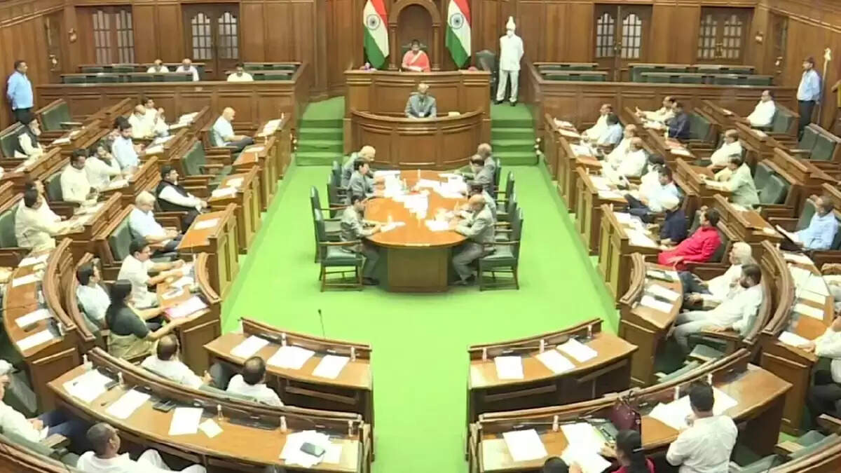 दिल्ली विधानसभा का मानसून सत्र: CAG रिपोर्ट और पेपरलेस पहल