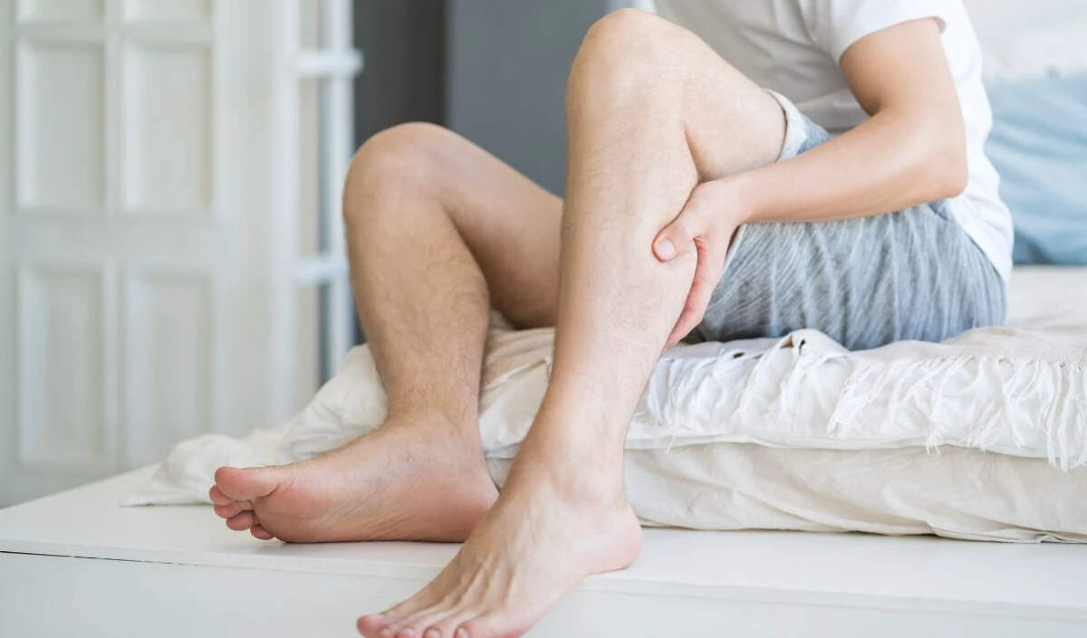 रात में पैर की ऐंठन से राहत पाने के लिए घरेलू उपाय