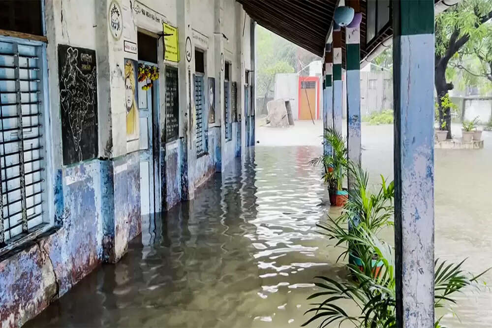 भारत में बारिश से बाढ़ की स्थिति, कई राज्यों में तबाही