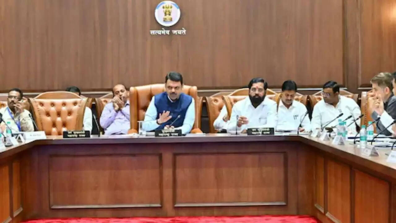 महाराष्ट्र सरकार की नई वाहन खरीद नीति: अधिकारियों को मिली स्वतंत्रता