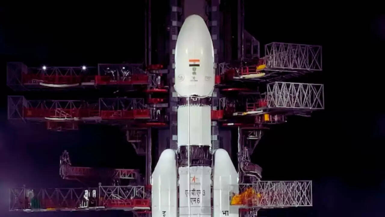 ISRO ने सफलतापूर्वक लॉन्च किया दुनिया का सबसे बड़ा कॉमर्शियल सैटेलाइट
