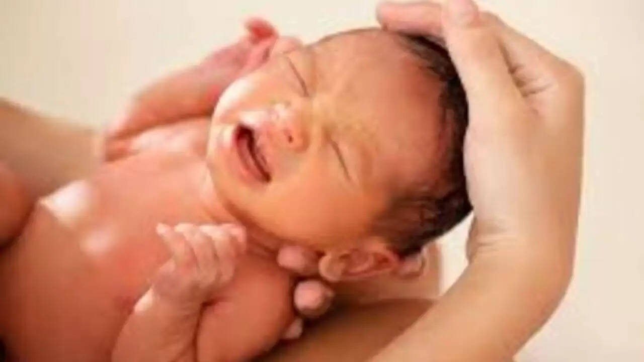 दिल्ली में नवजात बच्चों की तस्करी का भंडाफोड़, गिरोह का पर्दाफाश