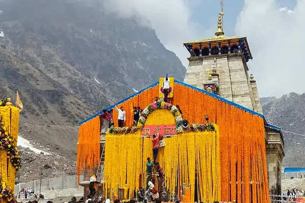 केदारनाथ धाम में यात्रा के लिए नई व्यवस्था: गर्भगृह के बाहर से होंगे दर्शन
