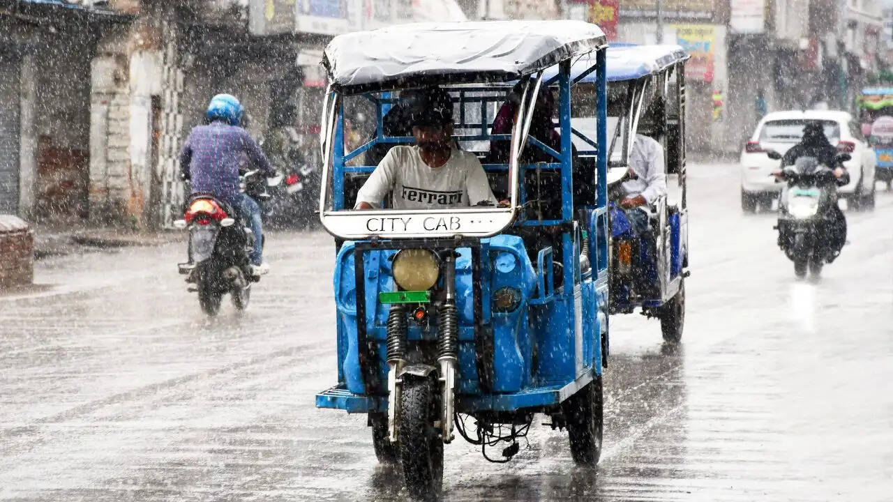 भारत में मौसम का मिजाज: गर्मी और बारिश का संगम