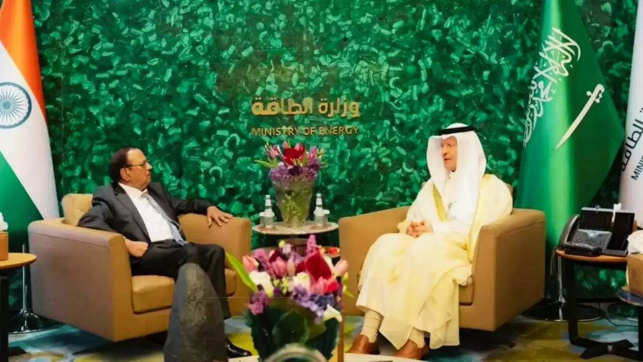 क्या होर्मुज संकट में भारत की कूटनीति का नया अध्याय है? अजीत डोभाल की सऊदी अरब यात्रा पर नजर