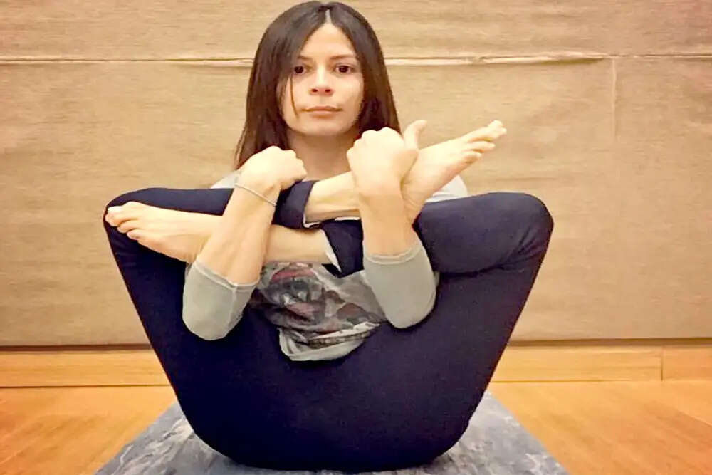 गर्भासन: योग का एक महत्वपूर्ण आसन और इसके लाभ