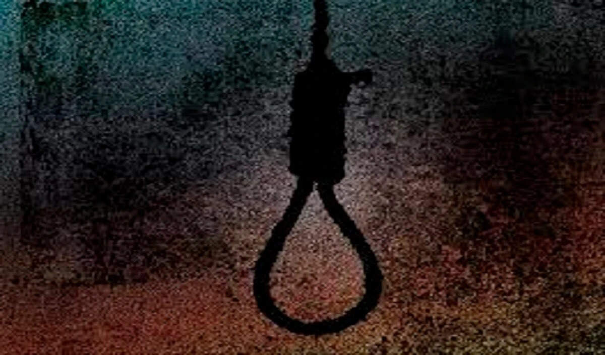 ईरान ने विपक्षी समूह के दो सदस्यों को फांसी दी