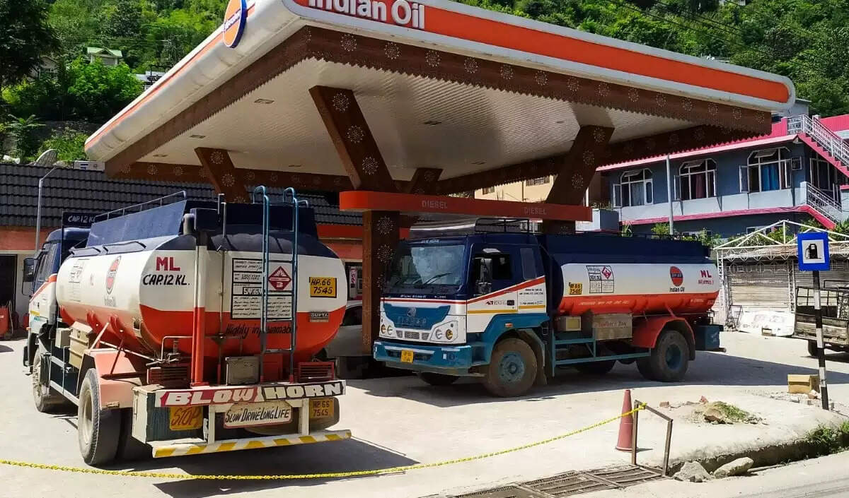 भारत की पड़ोसी प्रथम नीति: बांग्लादेश और श्रीलंका को ईंधन की आपूर्ति