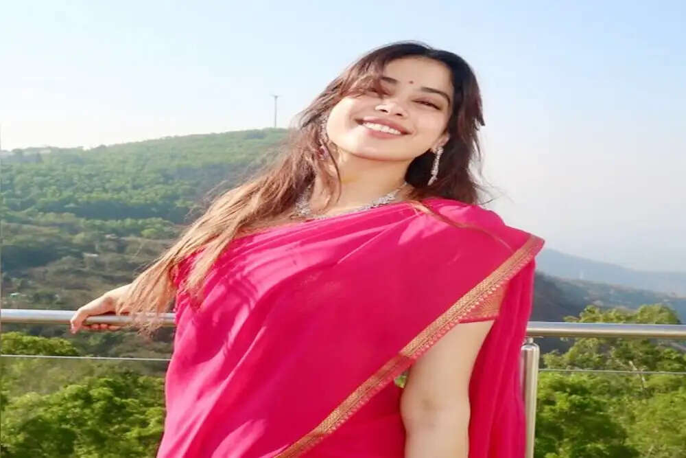 जान्हवी कपूर की नई फिल्म 'पेड्डी' का प्रमोशन, दर्शकों से मिली उम्मीदें