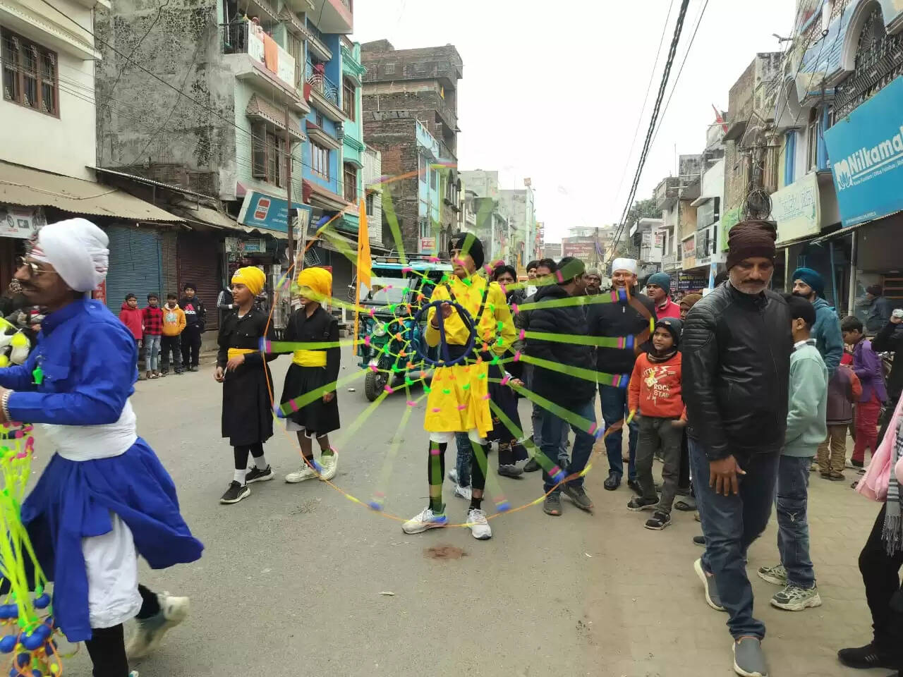 नौतनवा में गुरु गोबिंद सिंह जी की जयंती पर भव्य नगर जुलूस का आयोजन