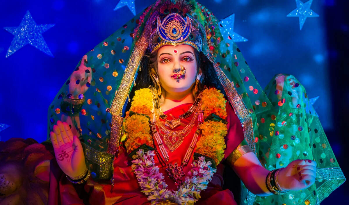 शारदीय नवरात्रि 2025: तिथियाँ और पूजा विधि