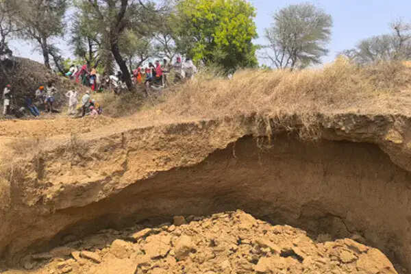 मध्य प्रदेश के पन्ना में कुएं के धंसने से 5 मजदूरों की जान गई