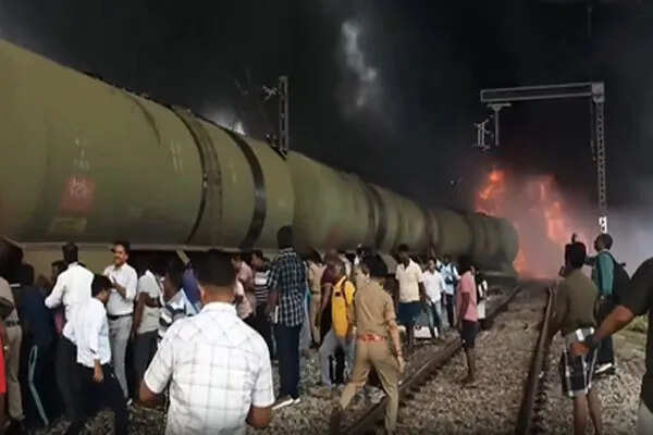तमिलनाडु में मालगाड़ी के पटरी से उतरने से कई ट्रेनों में देरी